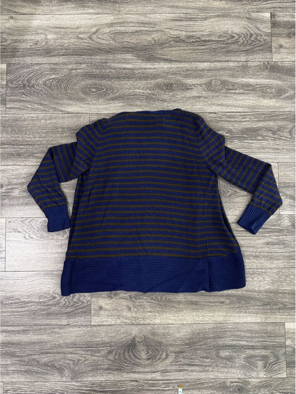 Vintage Y2K Ann Taylor Striped Cardigan Sweater | Size Medium | Very Good - Picture 4 of 4